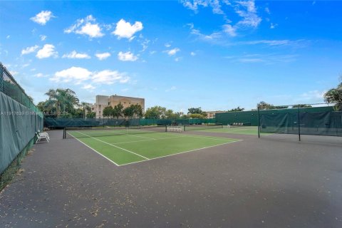 Купить кондоминиум в Санрайз, Флорида 2 спальни, 116.59м2, № 1975676 - фото 28