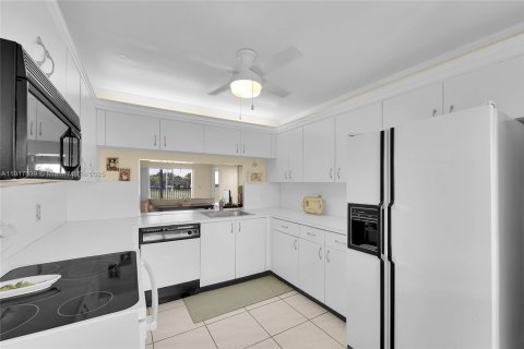 Купить кондоминиум в Санрайз, Флорида 2 спальни, 116.59м2, № 1975676 - фото 9