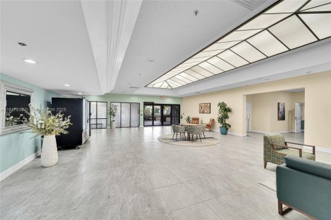 Купить кондоминиум в Санрайз, Флорида 2 спальни, 116.59м2, № 1975676 - фото 27