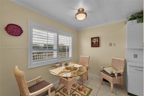 Купить кондоминиум в Санрайз, Флорида 2 спальни, 116.59м2, № 1975676 - фото 8