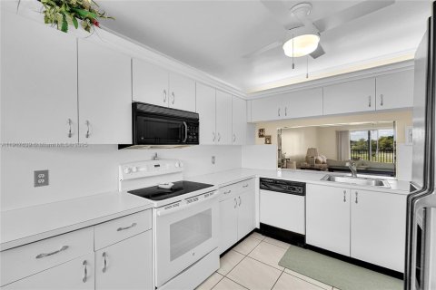 Купить кондоминиум в Санрайз, Флорида 2 спальни, 116.59м2, № 1975676 - фото 10