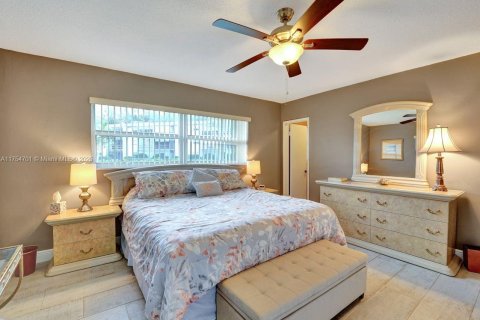 House in Hallandale Beach, Florida 2 bedrooms, 97.55 sq.m. № 1706654 - photo 27
