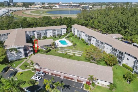 House in Hallandale Beach, Florida 2 bedrooms, 97.55 sq.m. № 1706654 - photo 5
