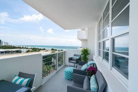Condominio en alquiler en Miami Beach, Florida, 3 dormitorios, 132.85 m2 № 2039554 - foto 2