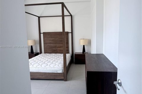 Condo in Miami Beach, Florida, 2 bedrooms  № 2252442 - photo 7