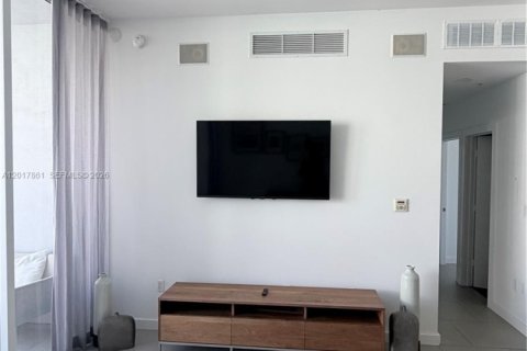 Condo in Miami Beach, Florida, 2 bedrooms  № 2252442 - photo 5