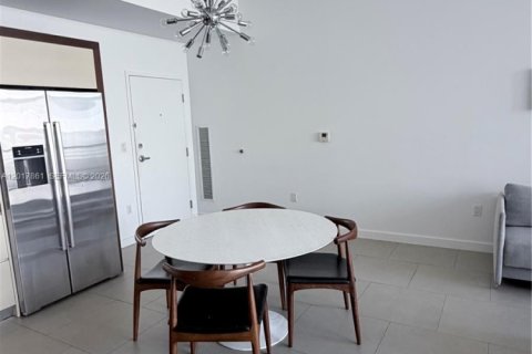 Condo in Miami Beach, Florida, 2 bedrooms  № 2252442 - photo 6