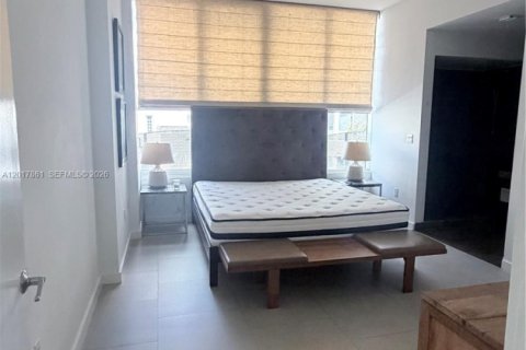 Condo in Miami Beach, Florida, 2 bedrooms  № 2252442 - photo 11