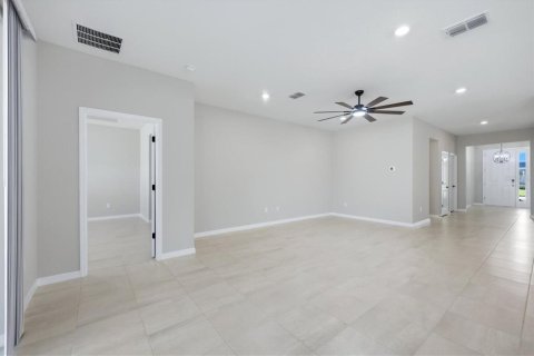 House in Parrish, Florida 4 bedrooms, 189.8 sq.m. № 2149320 - photo 6