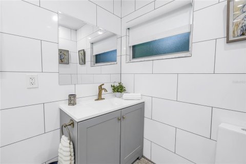 Condo in Saint Petersburg, Florida, 2 bedrooms  № 2092996 - photo 19