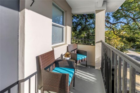 Condo in Saint Petersburg, Florida, 2 bedrooms  № 2092996 - photo 23