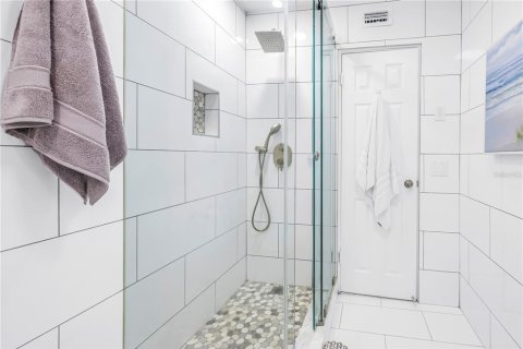 Condo in Saint Petersburg, Florida, 2 bedrooms  № 2092996 - photo 20