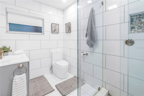 Condo in Saint Petersburg, Florida, 2 bedrooms  № 2092996 - photo 18