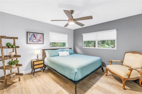 Condo in Saint Petersburg, Florida, 2 bedrooms  № 2092996 - photo 16