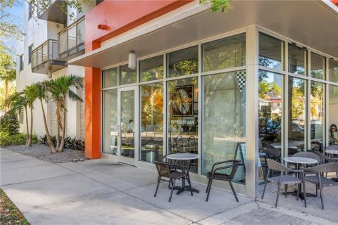 Condo in Saint Petersburg, Florida, 2 bedrooms  № 2092996 - photo 29