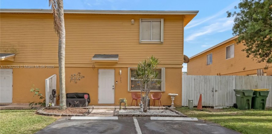 Condominio en Homestead, Florida, 2 dormitorios  № 2013453