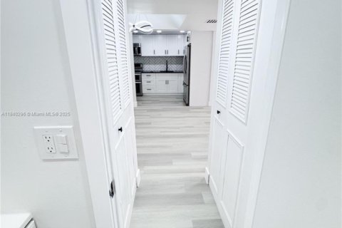Купить кондоминиум в Лодерхилл, Флорида 1 спальня, 74.32м2, № 1832311 - фото 10
