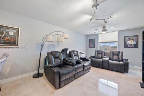 Condo in Fort Lauderdale, Florida, 2 bedrooms  № 2004260 - photo 5