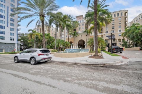 Condo in Fort Lauderdale, Florida, 2 bedrooms  № 2004260 - photo 2