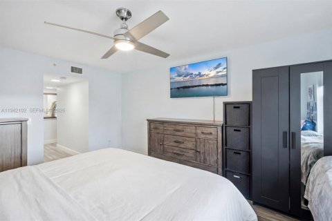 Condo in Fort Lauderdale, Florida, 2 bedrooms  № 2004260 - photo 15