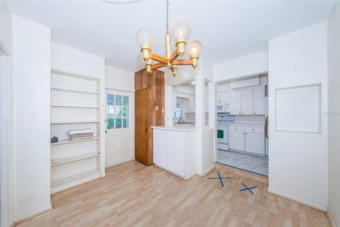 House in Saint Petersburg, Florida 3 bedrooms, 141.03 sq.m. № 1883699 - photo 20