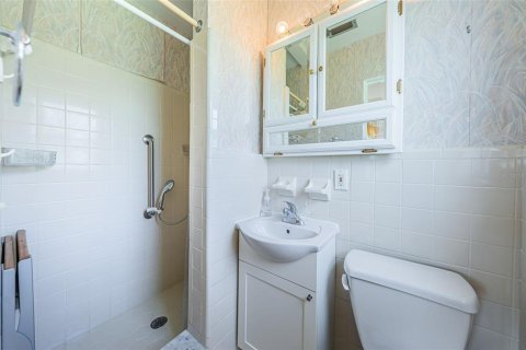 House in Saint Petersburg, Florida 3 bedrooms, 141.03 sq.m. № 1883699 - photo 24