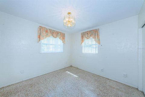 House in Saint Petersburg, Florida 3 bedrooms, 141.03 sq.m. № 1883699 - photo 22