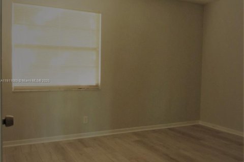 Condominio en venta en Pembroke Pines, Florida, 2 dormitorios, 102.19 m2 № 1968216 - foto 7