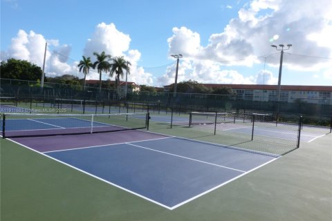 Condominio en venta en Pembroke Pines, Florida, 2 dormitorios, 102.19 m2 № 1968216 - foto 11