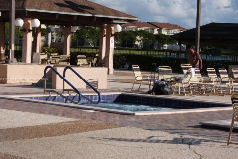 Condominio en venta en Pembroke Pines, Florida, 2 dormitorios, 102.19 m2 № 1968216 - foto 16