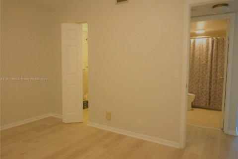 Condominio en venta en Pembroke Pines, Florida, 2 dormitorios, 102.19 m2 № 1968216 - foto 6