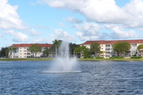 Condominio en venta en Pembroke Pines, Florida, 2 dormitorios, 102.19 m2 № 1968216 - foto 12
