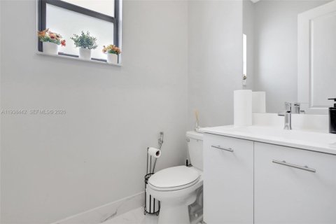 Купить виллу или дом в Мирамар, Флорида 4 спальни, 337.51м2, № 1996042 - фото 23