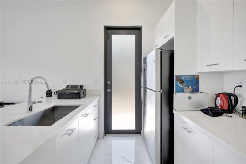 Купить виллу или дом в Мирамар, Флорида 4 спальни, 337.51м2, № 1996042 - фото 24