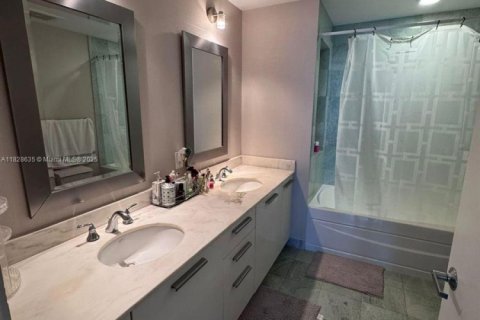Купить кондоминиум в Майами, Флорида 1 спальня, 108.42м2, № 1809852 - фото 8