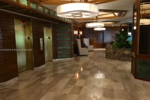Купить кондоминиум в Майами, Флорида 2 спальни, 121.89м2, № 1758804 - фото 23