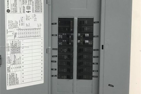 Condominio en venta en Pembroke Pines, Florida, 1 dormitorio, 71.81 m2 № 2010122 - foto 27