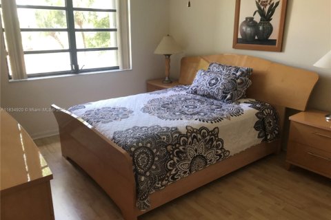 Condominio en venta en Pembroke Pines, Florida, 1 dormitorio, 71.81 m2 № 2010122 - foto 17
