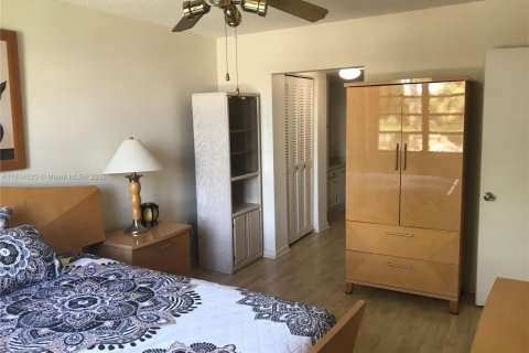 Condominio en venta en Pembroke Pines, Florida, 1 dormitorio, 71.81 m2 № 2010122 - foto 18