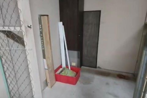 Condominio en venta en Pembroke Pines, Florida, 1 dormitorio, 71.81 m2 № 2010122 - foto 29