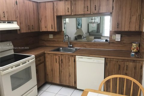 Condominio en venta en Pembroke Pines, Florida, 1 dormitorio, 71.81 m2 № 2010122 - foto 15