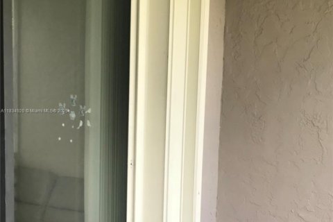 Condominio en venta en Pembroke Pines, Florida, 1 dormitorio, 71.81 m2 № 2010122 - foto 30