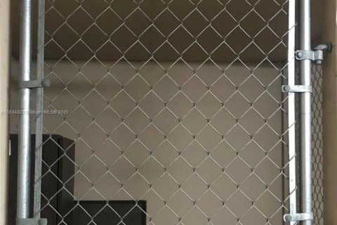 Condominio en venta en Pembroke Pines, Florida, 1 dormitorio, 71.81 m2 № 2010122 - foto 28