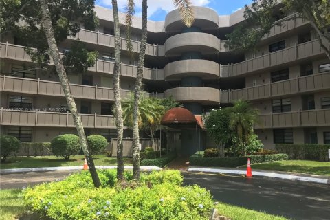 Condominio en venta en Pembroke Pines, Florida, 1 dormitorio, 71.81 m2 № 2010122 - foto 3