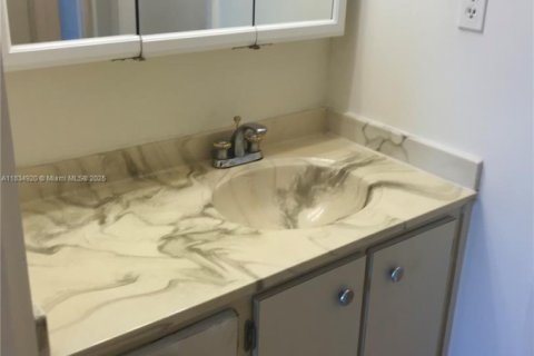 Condominio en venta en Pembroke Pines, Florida, 1 dormitorio, 71.81 m2 № 2010122 - foto 21