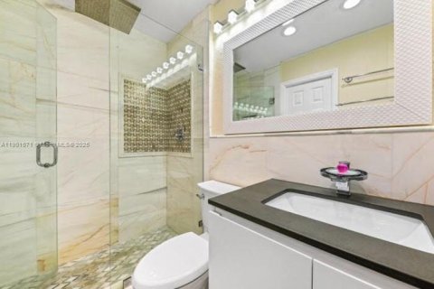 Condo in Deerfield Beach, Florida, 1 bedroom  № 1953816 - photo 4