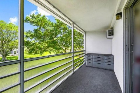 Condo in Deerfield Beach, Florida, 1 bedroom  № 1953816 - photo 2