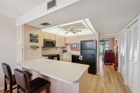 Copropriété à vendre à Indian Shores, Floride: 2 chambres, 86.86 m2 № 1717460 - photo 9