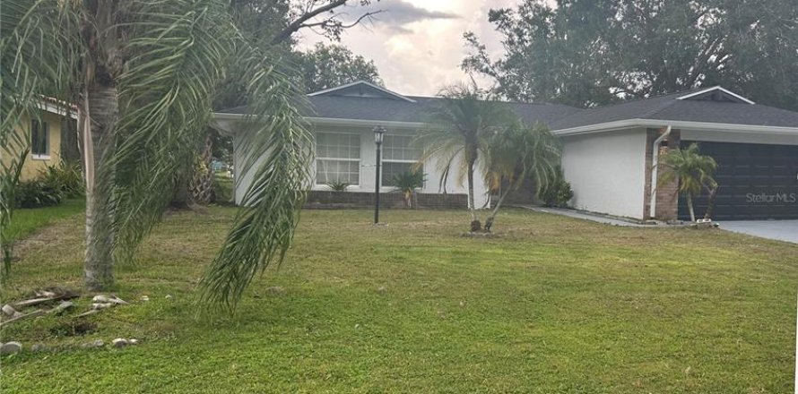 Casa en Kissimmee, Florida 3 dormitorios, 141.86 m2 № 1904301