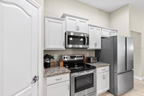 Villa ou maison à vendre à Weeki Wachee, Floride: 3 chambres, 177.26 m2 № 2148904 - photo 7